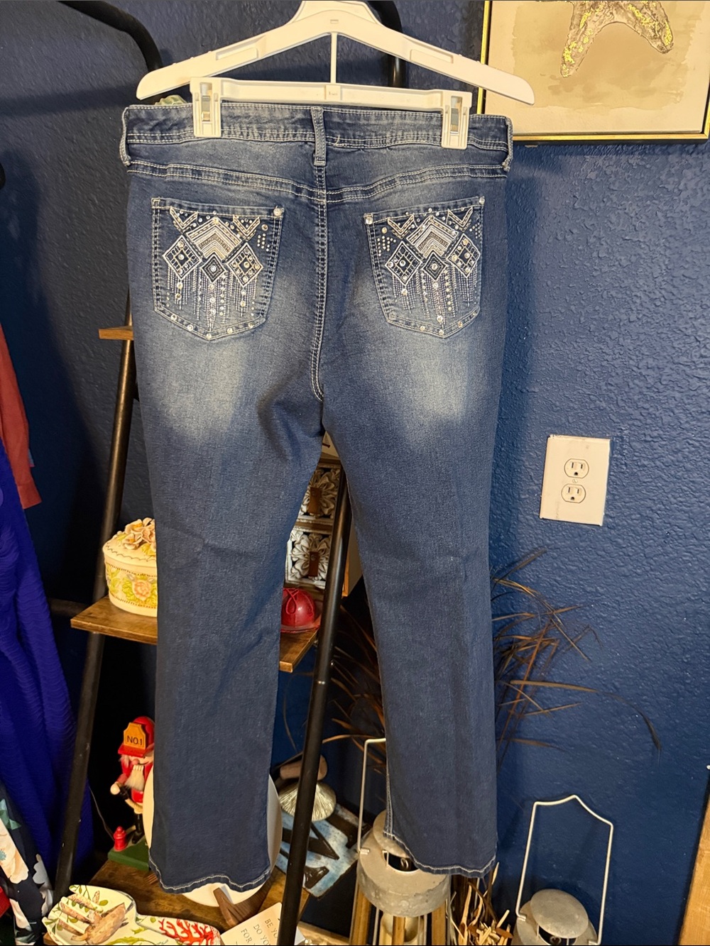 Straight Leg Women’s Jeans with Embellished Back Pockets - Blue